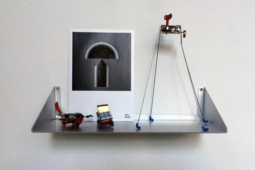 OMAGGIO A DONALD JUDD shelves