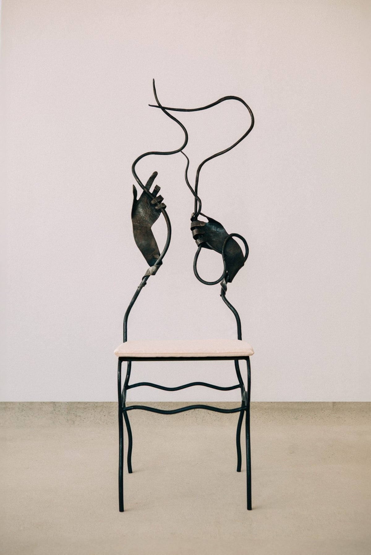 dalí chair, Worn Studio