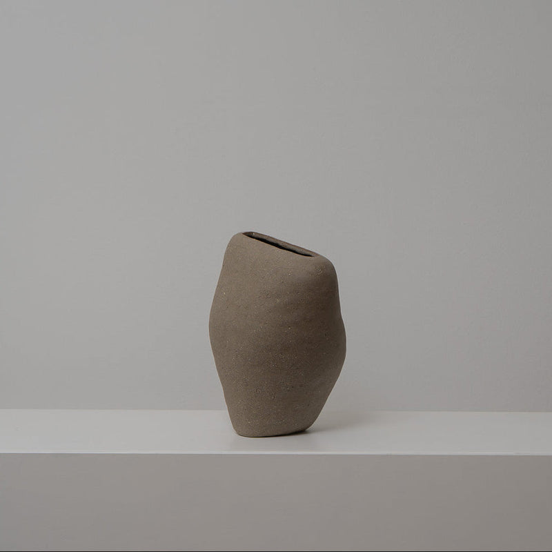 schattenfänger — bulbous, brown & beige