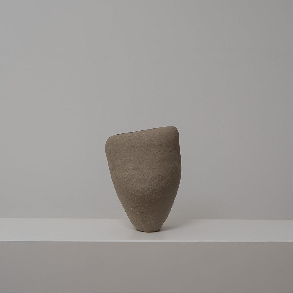 schattenfänger — bulbous, brown & beige