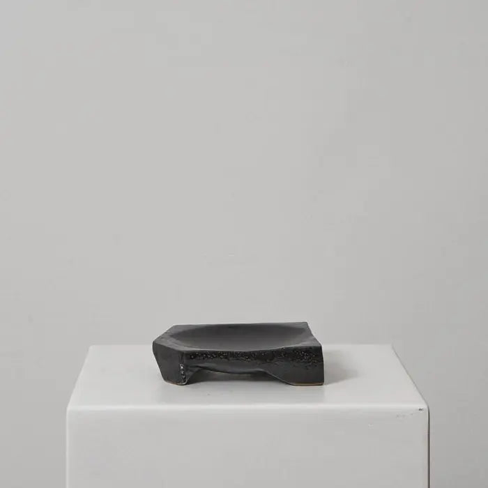 study of a flat bowl — black