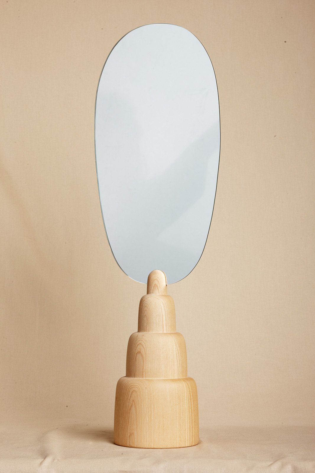 Ovoid Mirror — Ebba Lindgren · collectible design at spazio