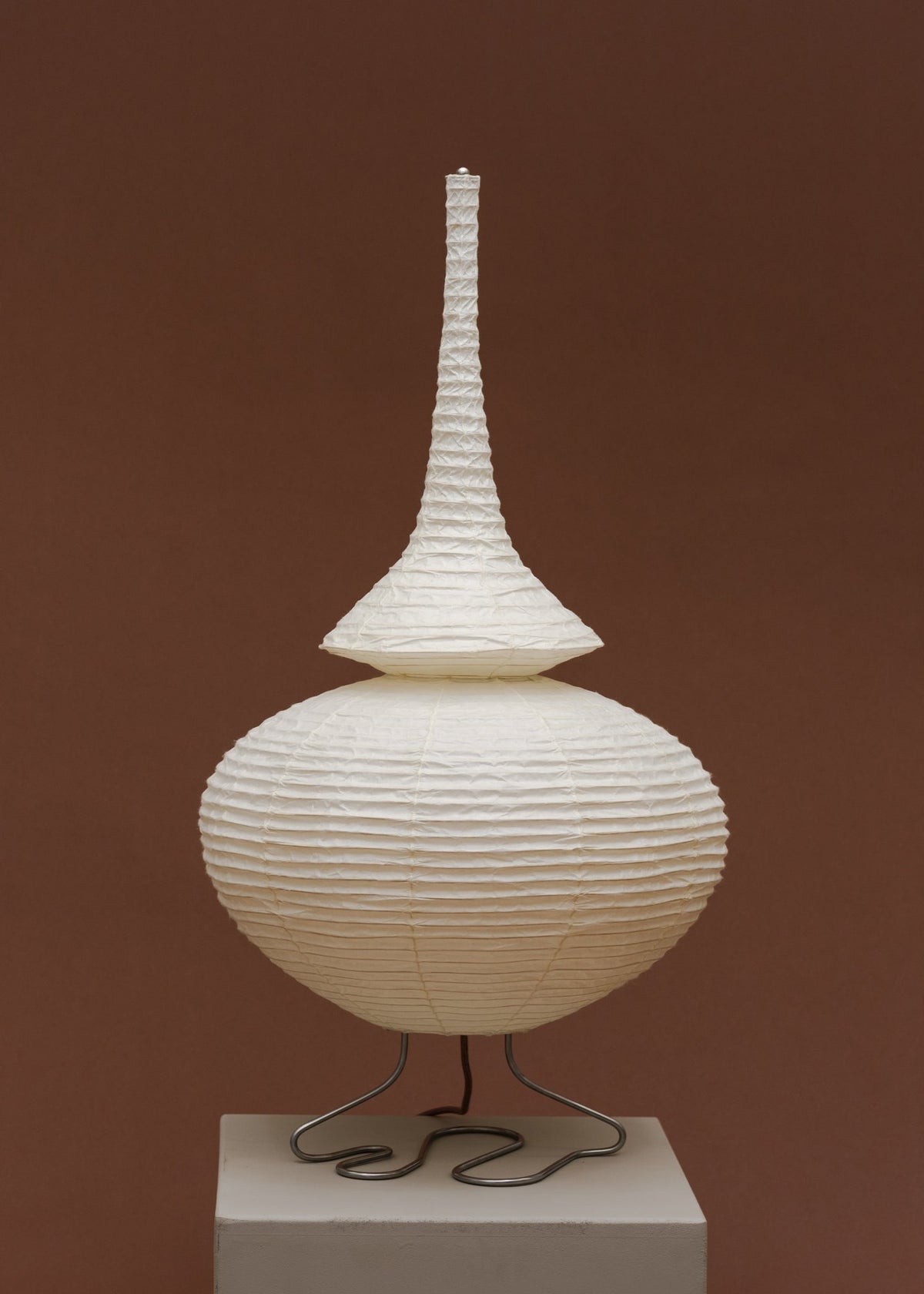 Lifted Fingers Floor Lamp — Endless Flat Studio · collectible design at spazio · photo © Lea Sonderegger