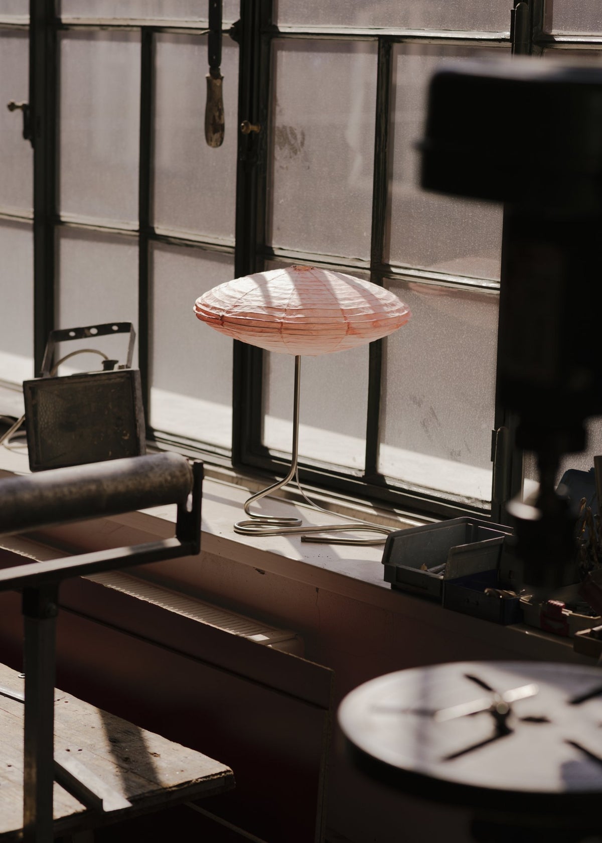 Peach Sky Table Lamp — Endless Flat Studio · collectible design at spazio · photo © Lea Sonderegger
