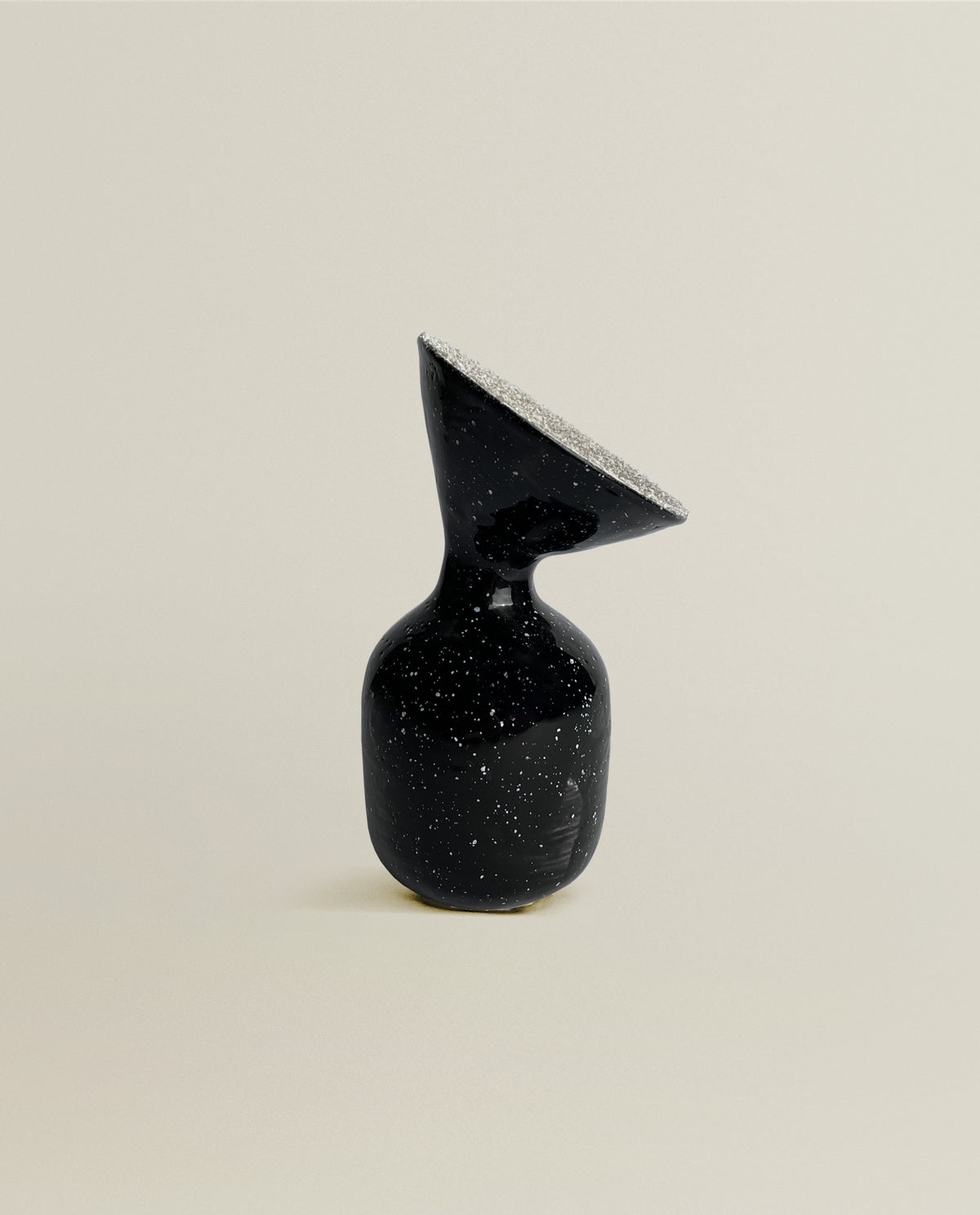 Extravases — side view · Federica Paglia